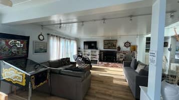 Smart TV, fireplace, video games
