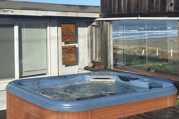 Lay In The 4 Person Hot Tub And Watch The Waves Roll In.