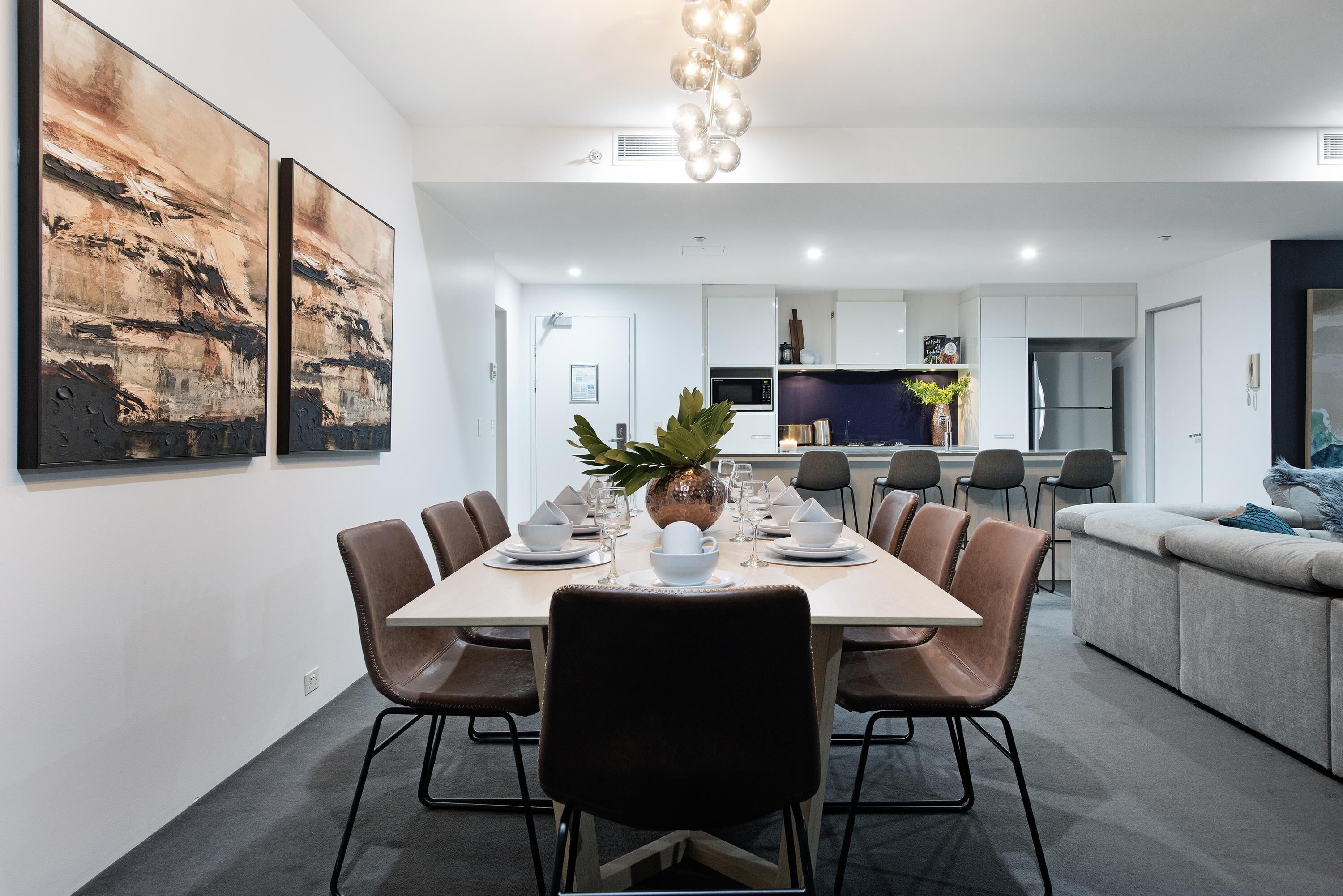 ♦️Circle on Cavill – Luxury 4 Bedroom Sub penthouse, full Ocean — Q Stay