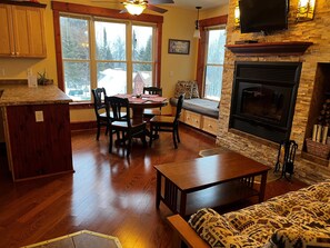 Smart-tv och eldstad