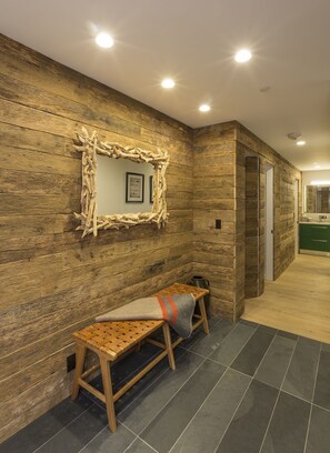Interior - Village Inn Plaza 107 mountain view 3BR, 2BA. Walk to Gondola One (Vail)