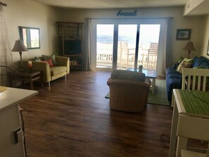 Smart TV, DVD player, books