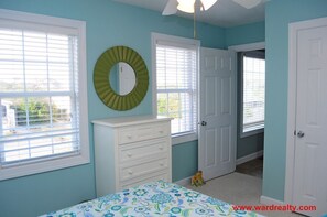 5 bedrooms, iron/ironing board, free WiFi, bed sheets - C' Turtle - 5 BR Oceanfront Home - Elevator, Spectacular Views from Decks (Surf City)