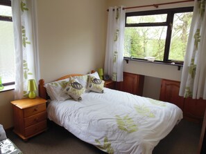 4 bedrooms, travel crib, free WiFi, bed sheets - Family friendly holiday cottage in the beautiful North Yorkshire countryside. (Great Ayton)