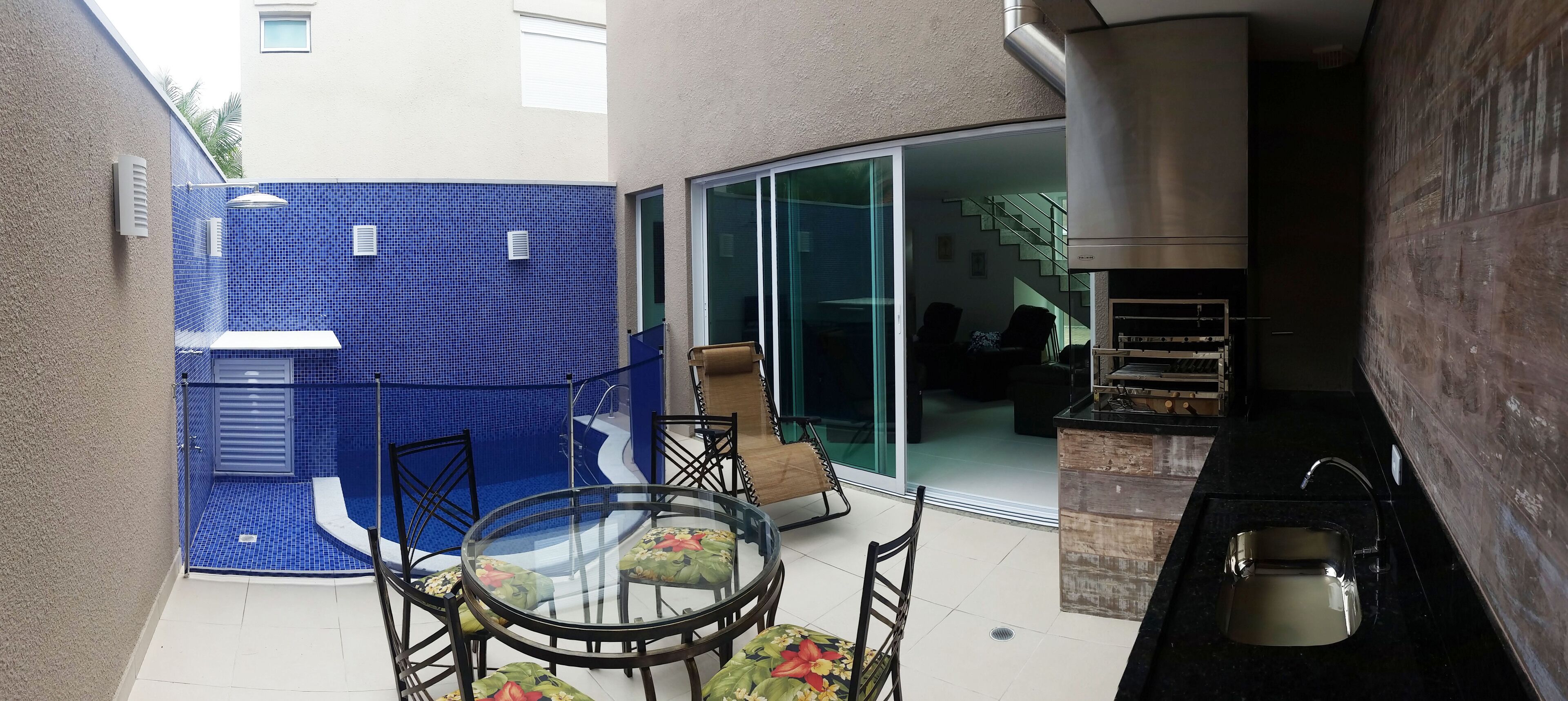 GREAT HOUSE IN JUQUEHY, 4 SUITES, 4 VACANCES, WELL LOCATED