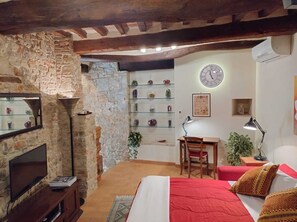 1 dormitorio, escritorio, tabla de planchar con plancha y wifi gratis