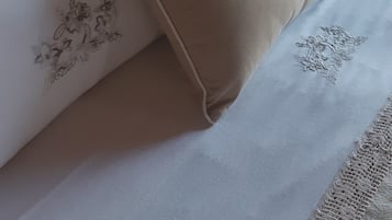 1 Schlafzimmer, Schreibtisch, BĂŒgeleisen/BĂŒgelbrett, kostenloses WLAN