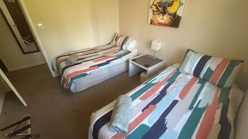 2 bedrooms, iron/ironing board, free WiFi, bed sheets