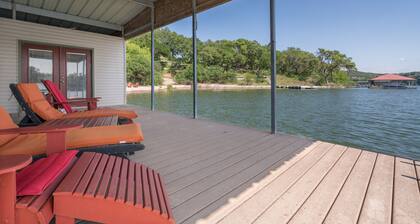 Lakefront Cabin Adventure: Kayaks, Winery, Massage, SUPs, Yoga, Krause Springs!