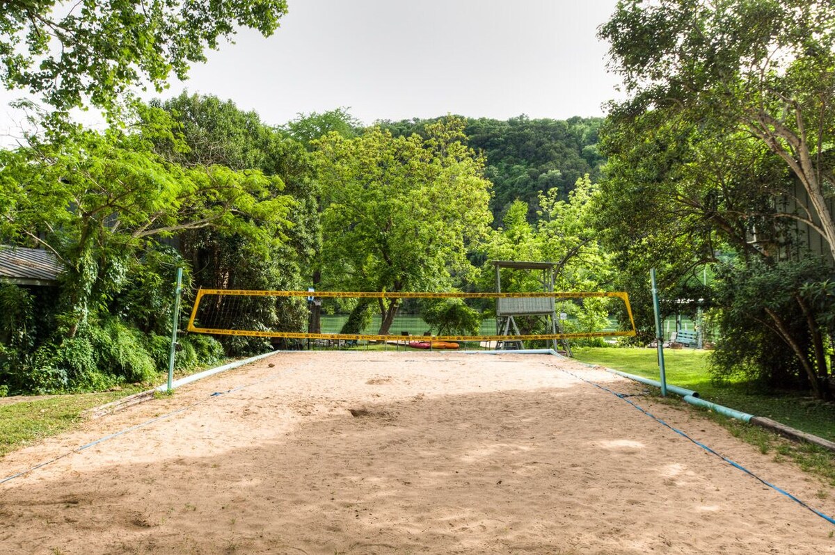 Photo 6 of Family Staycation Paradise -Lake Austin Waterfront:Volleyball, Kayaks, Hiking