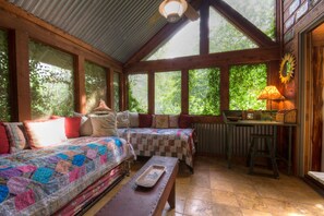 3 makuuhuonetta, silitysrauta/-lauta, Wi-Fi, vuodevaatteet