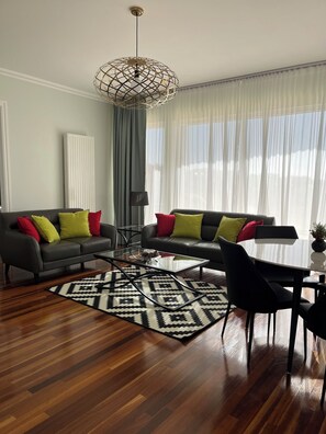 تلفزيون ذكي، مشغل دي في دي، كُتُب