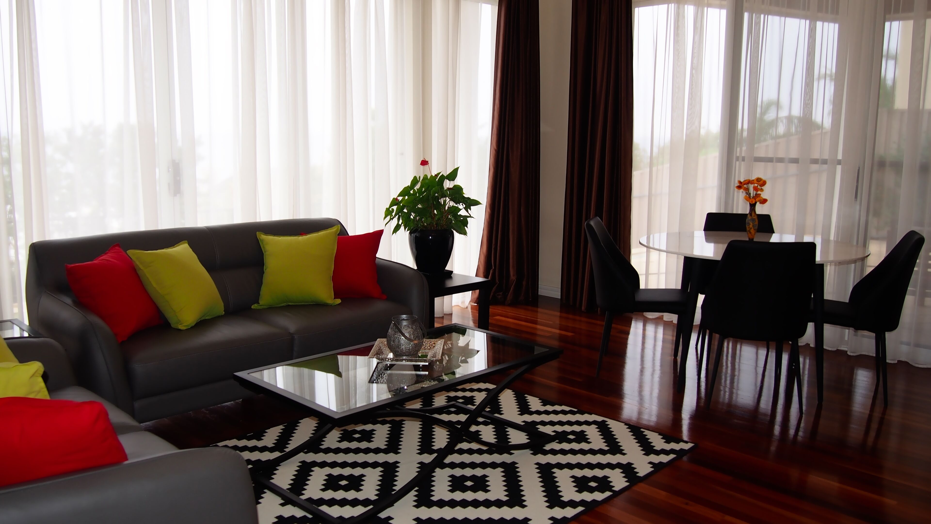 Beautiful quiet apartment with sea views