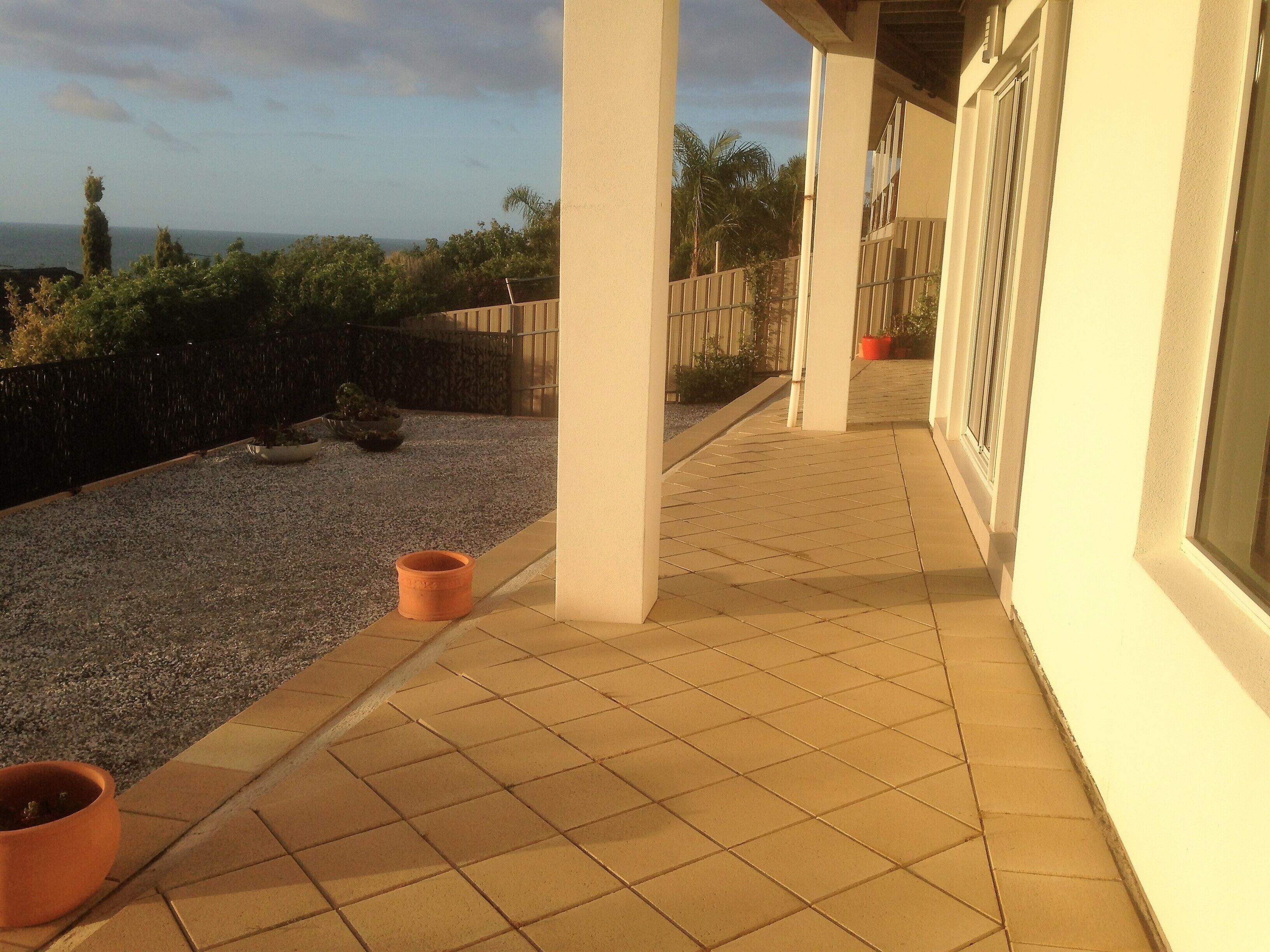 Beautiful quiet apartment with sea views — image 20