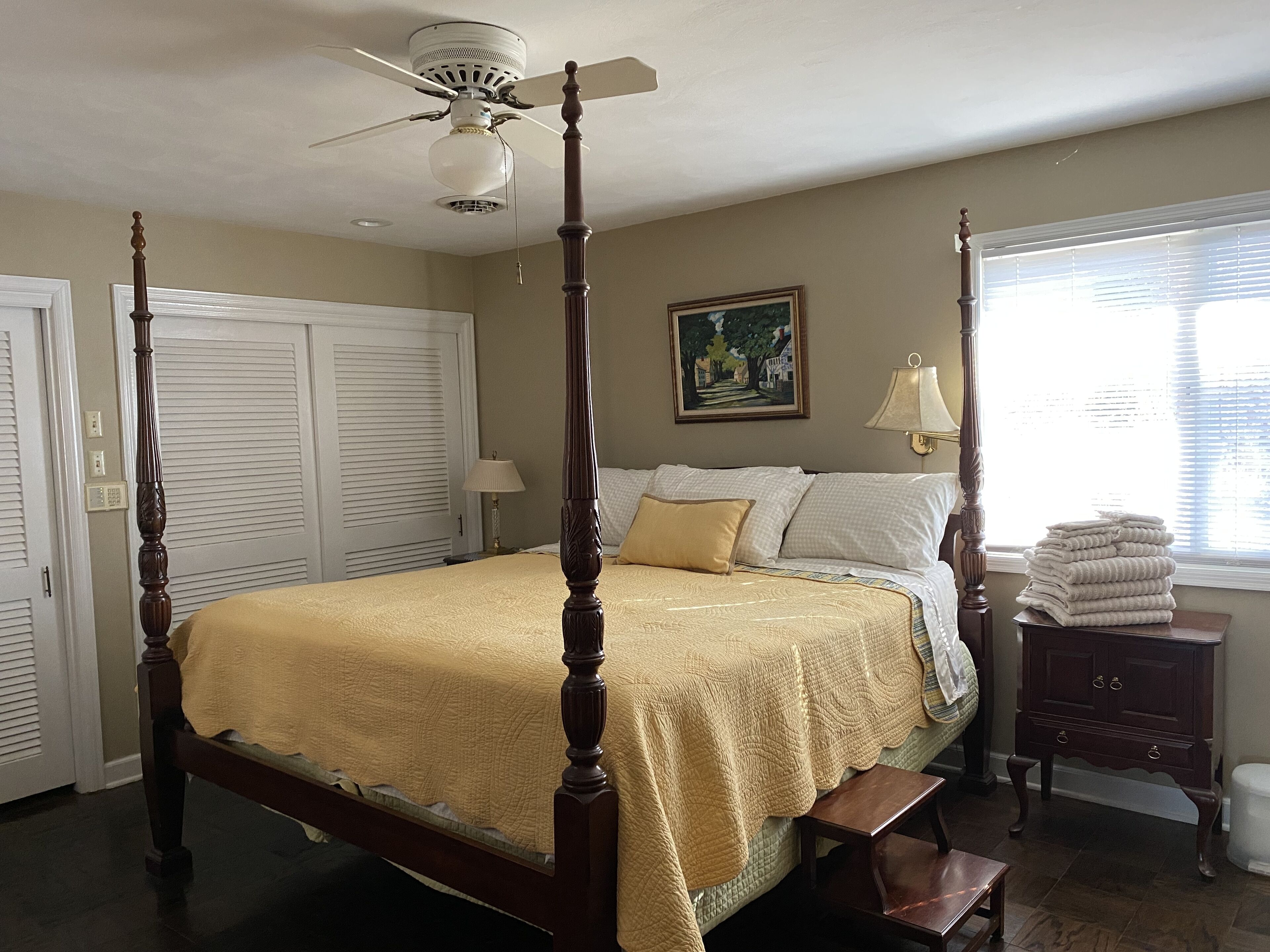 Beautiful Secluded Point w500 ft of Waterfront on Main Channel with Cove to Swim