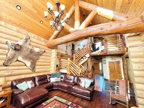 Handcrafted Log Cabin On Island Park Reservoir With Beautiful Views & Hot Tub!