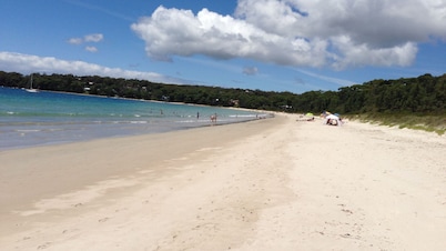 Bush to Beach Apartment 88 - relaxing getaway (5 min stroll to the beach)