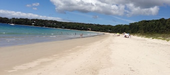 Bush to Beach Apartment 88 - relaxing getaway (5 min stroll to the beach)