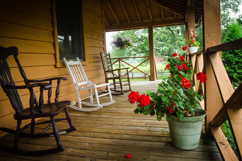 Quiet Country setting with beautiful views-Minutes to Ricketts Glen State Park