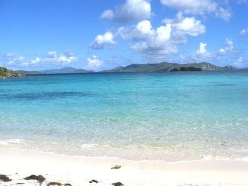 Stunning location on beautiful Sapphire Beach