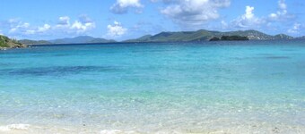 Stunning location on beautiful Sapphire Beach