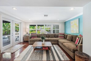 Smart TV, music library, video library, stereo