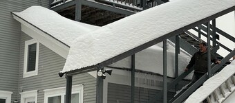 Okemo Mt. Family Affordable 1st floor, village shuttle, walk to town, Dogs OK 