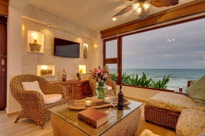  Luxury Beachfront Private Villa- Beautiful Beach, pool, jacuzzi & full staff!