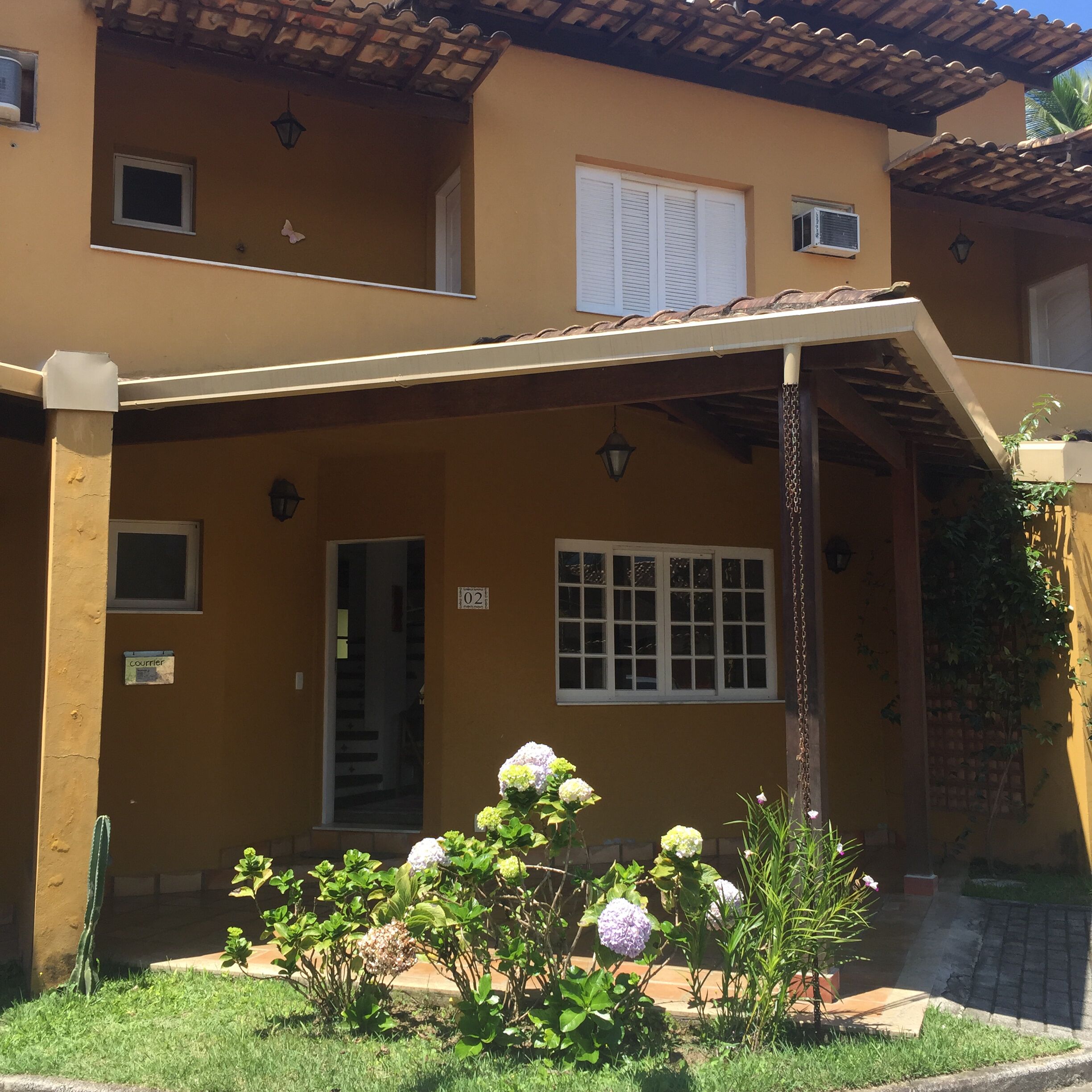 Comfort and charm in Paraty, up to 6 people in condominium with swimming pool. 