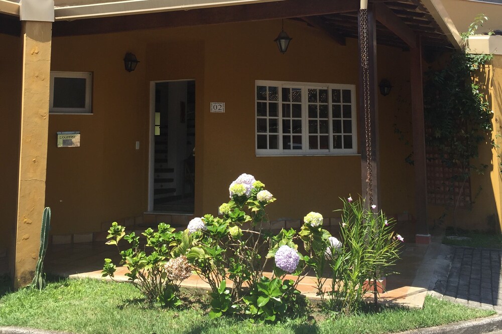 Comfort and charm in Paraty, up to 6 people in condominium with swimming pool.