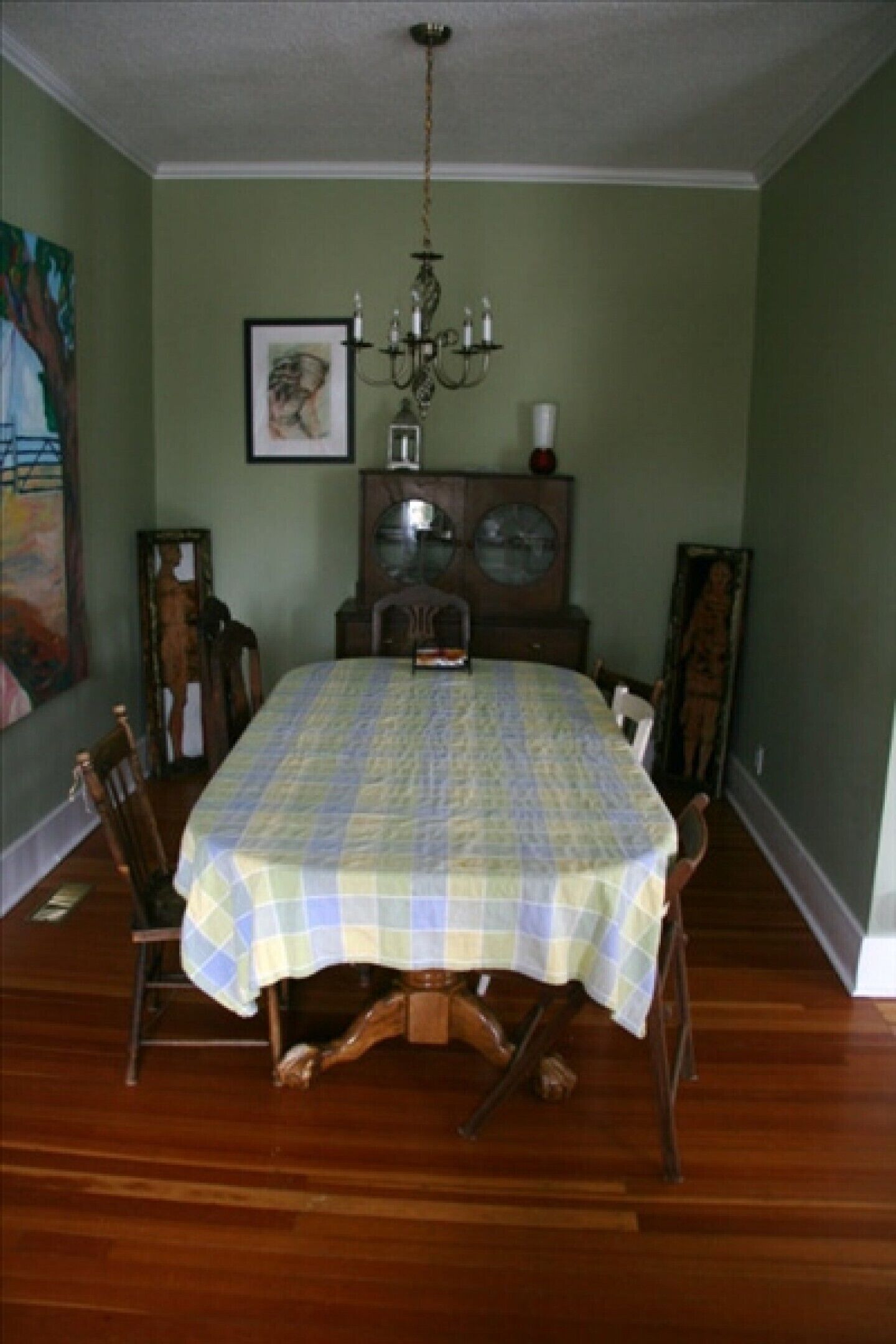 Enjoy the Beautiful Okanagan Valley Area in this 2 B + Den, with Bbq