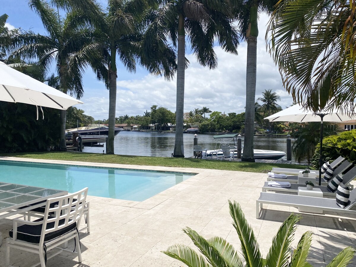 WE ONLY LIVE ONCE : Stylish and peaceful Retreat on the water. Amazing views !!!