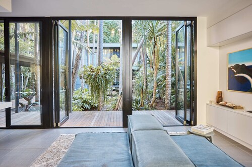 'Tanglewood' Luxury Architectural Home w/ heated magnesium pool