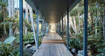 'Tanglewood' Luxury Architectural Home w/ heated magnesium pool