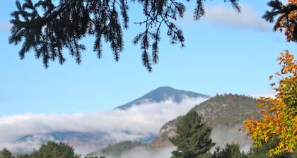 Secluded cottage! Amazing Views Whiteface Mtn & High Peaks! Great all 4 seasons!