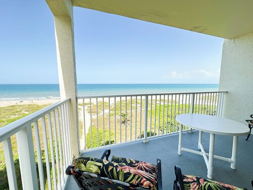 ~~~Dynamic 6th Floor, Direct Ocean Front Condo in Cocoa Beach @ Sandcastles~~~