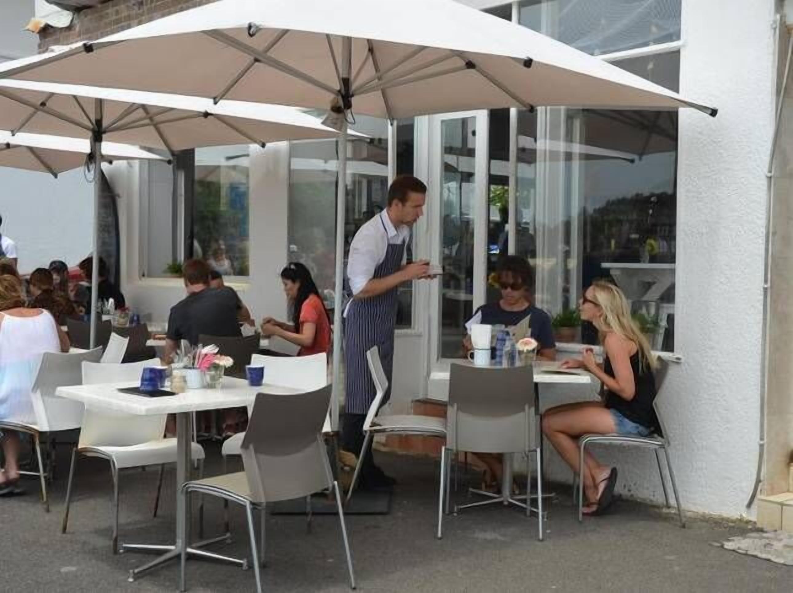 Manly Seaside Bliss 1 br apartment fabulous views — image 3