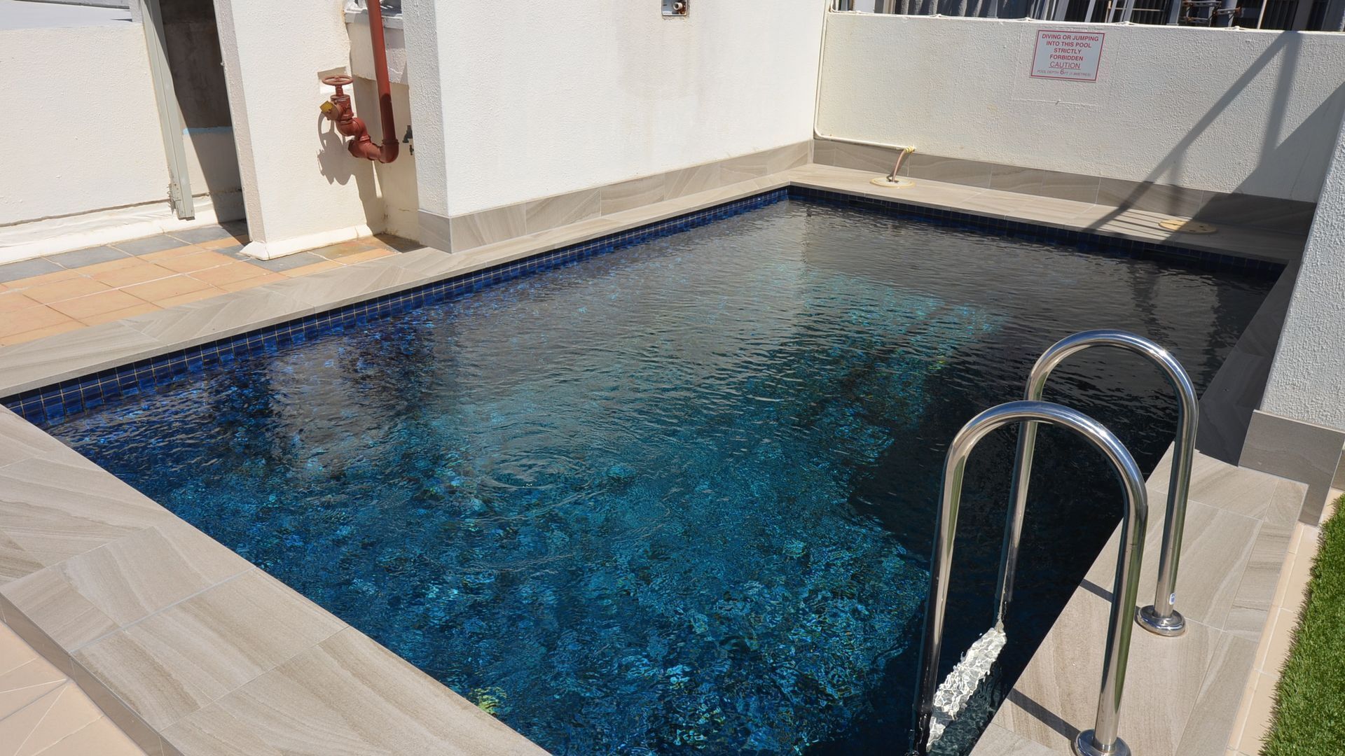 Manly Seaside Bliss 1 br apartment fabulous views — image 6