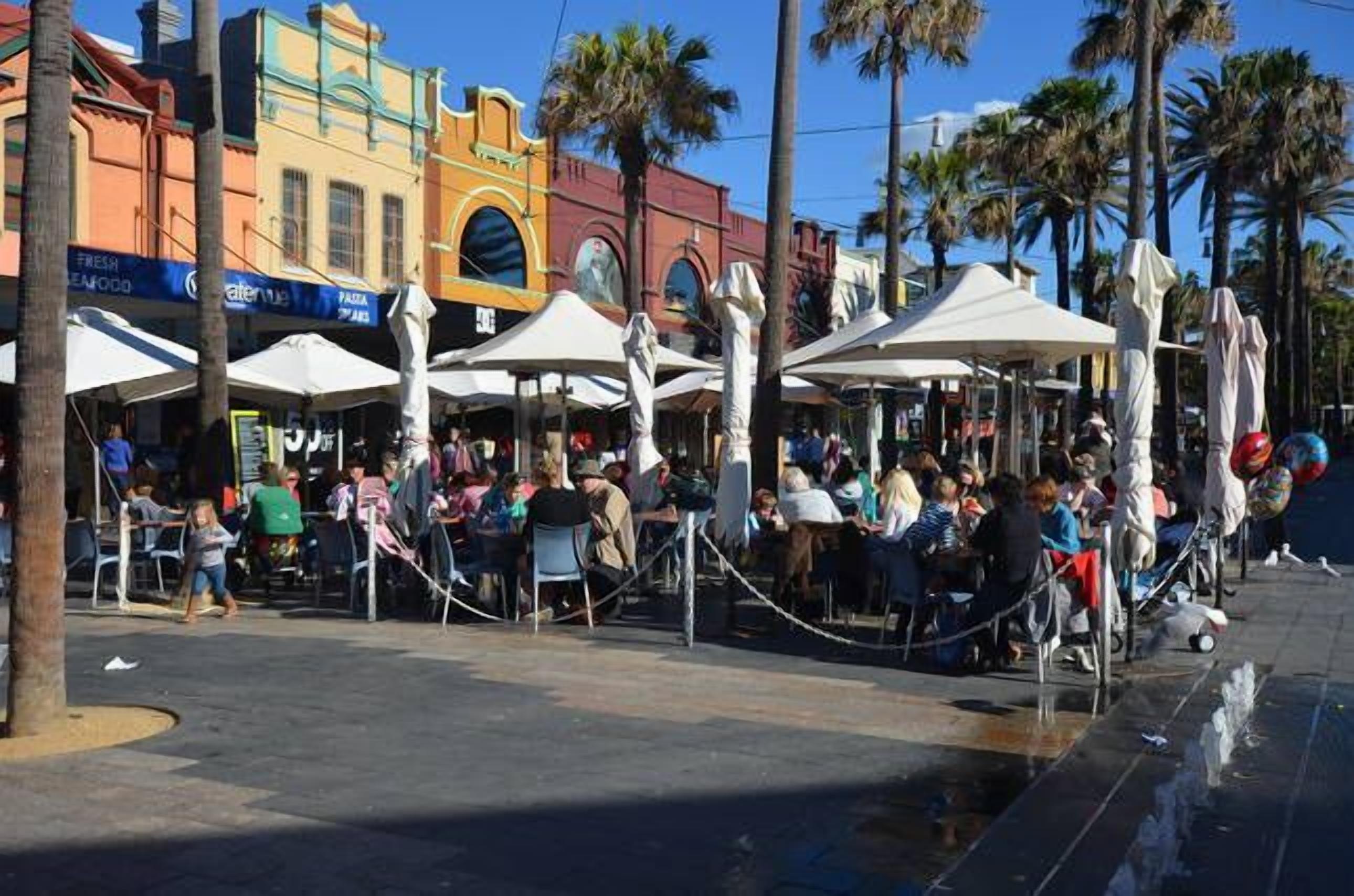 Manly Seaside Bliss 1 br apartment fabulous views — image 24
