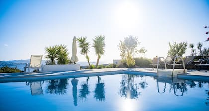 Sea view house with swimming pool ISLA summer homes