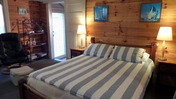 1 bedroom, desk, iron/ironing board, free WiFi