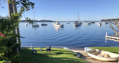 Quiet waterfront cottage