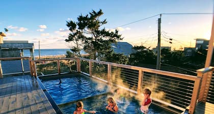 Ventanas en el mar ★ Piscina moderna y retiro en la playa ★ 100 pies a la playa ★ 2 Maestros
