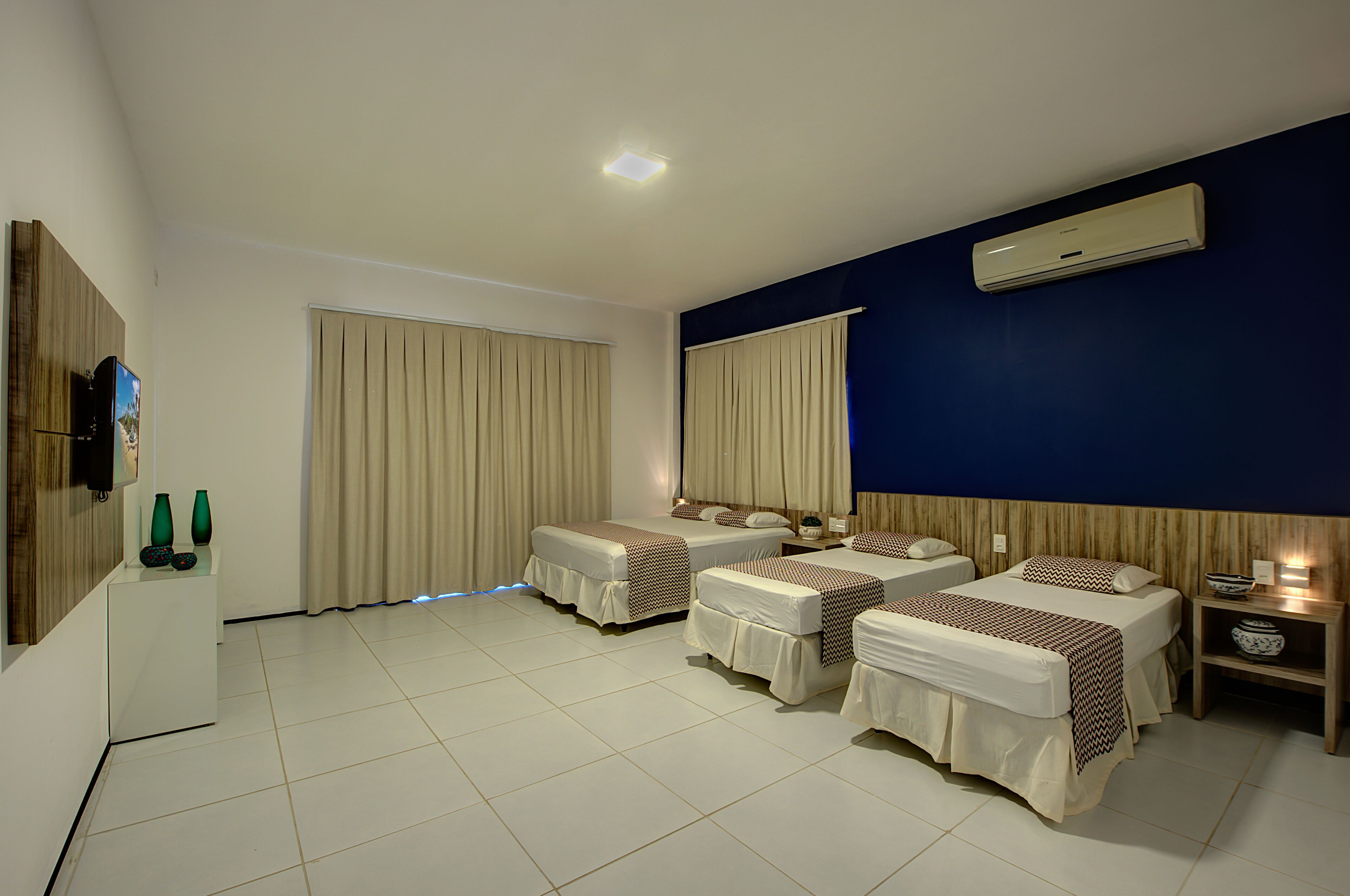 MANSION SEA VIEW - 8 Suites AR / TV / CamaBox / Hot Water-BEACH PARK