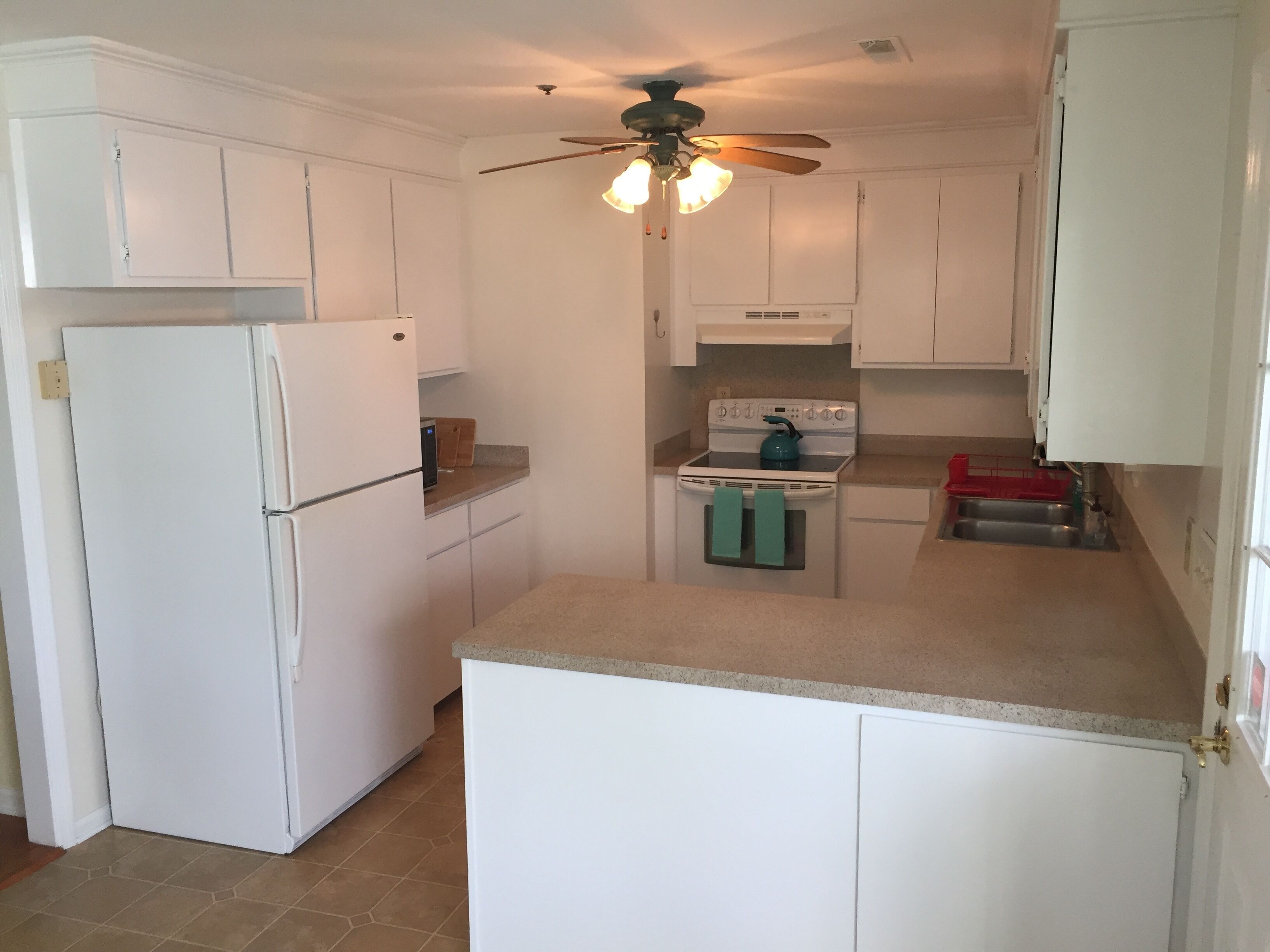 Beautiful, Private Home! Enjoy the Peace and Quiet.  One block to beach. WiFi