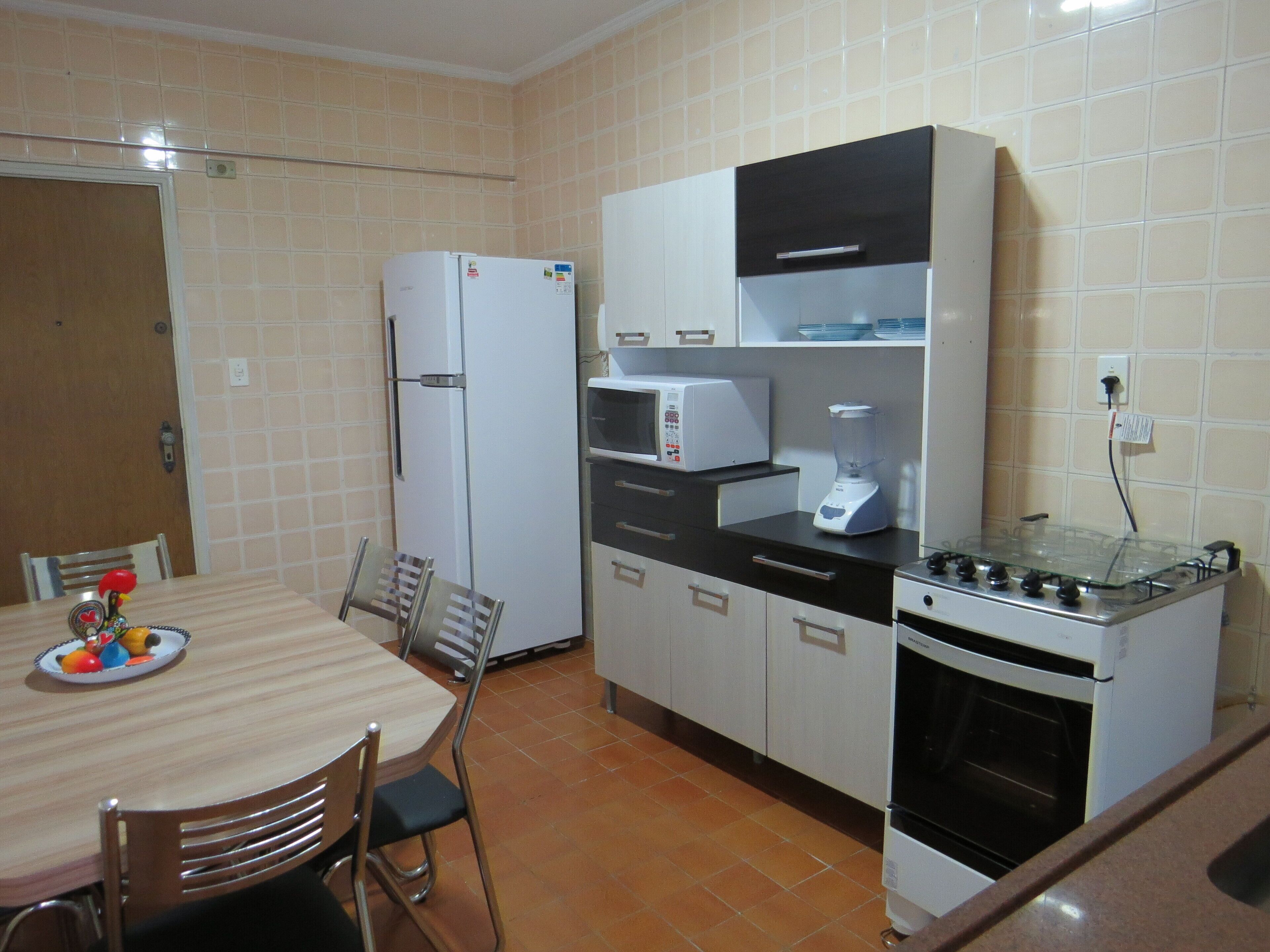 EXCELLENT TWO BEDROOM APARTMENT, PROMOTIONAL RATES FREE WIFI R$250.00