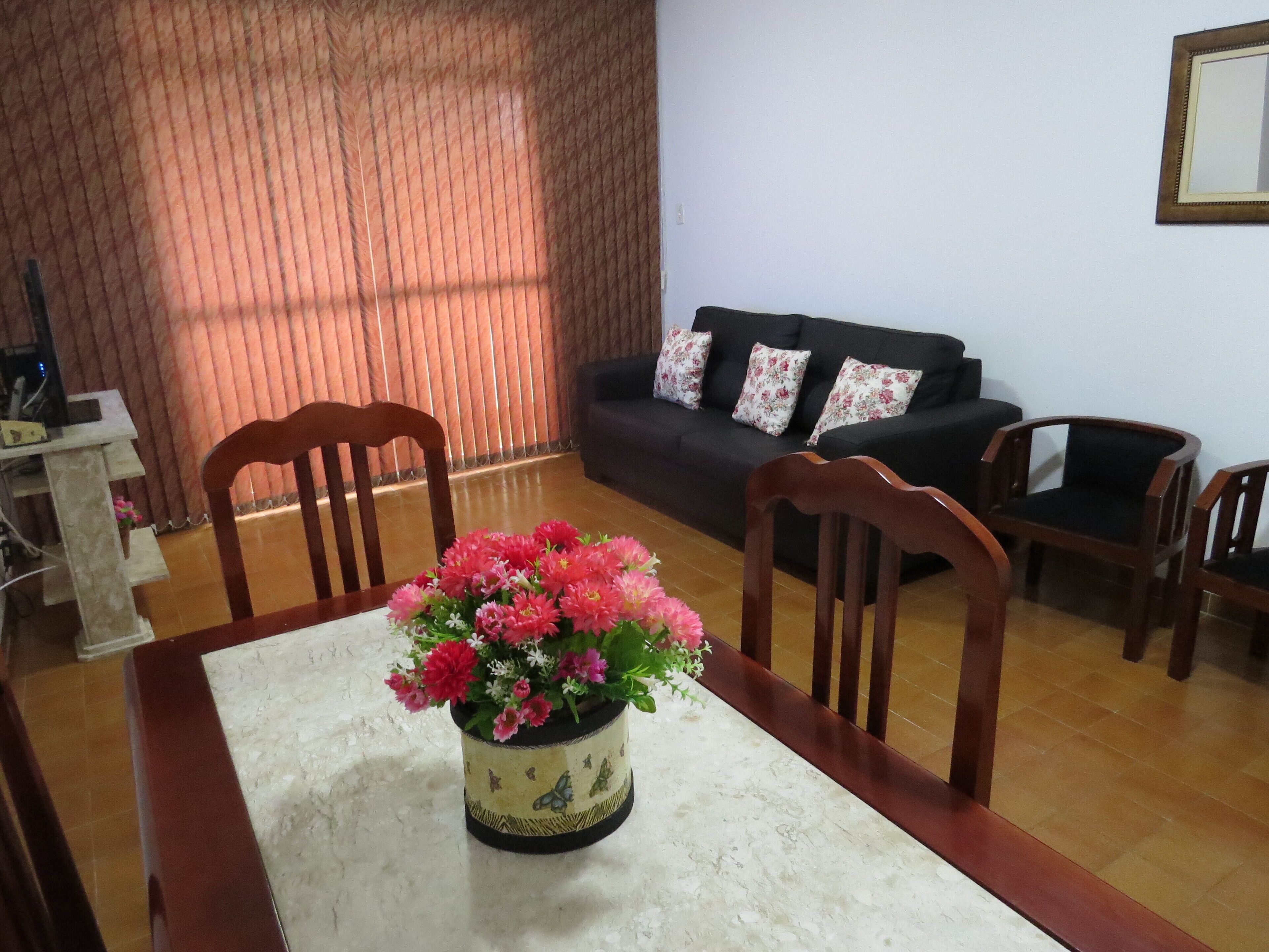 EXCELLENT TWO BEDROOM APARTMENT, PROMOTIONAL RATES FREE WIFI R$250.00