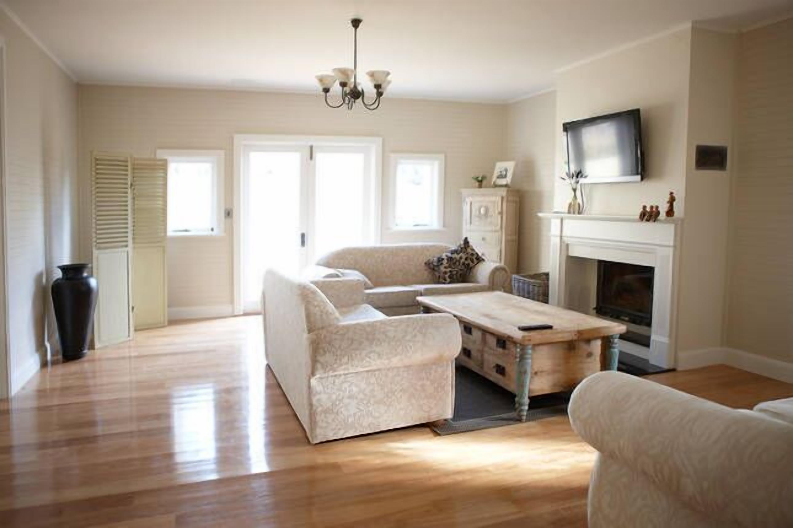 Eridge Lodge Burradoo- Heritage Cottage central located