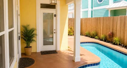LAST MIN SPECIALS, 5 Bedrms, 4.5 Bath, private pool, Ocean View, Steps to Beach