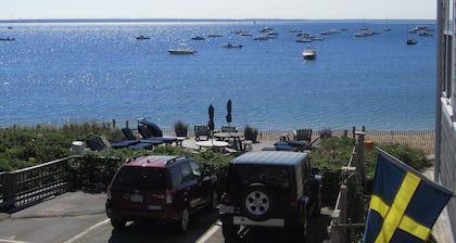 Fisherman 's Cove West End Waterfront Condo mit Hafenblick